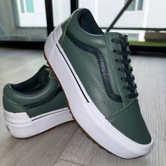 SOLD* Vans Old Skool Stacked TumbledLeather Sneakers 7 Thyme/True White Platform - Picture 3 of 9